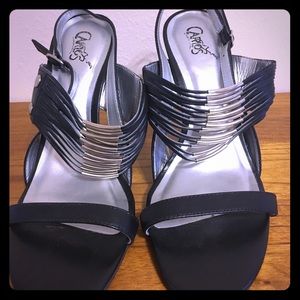 Carlos Santana sandal, size 8